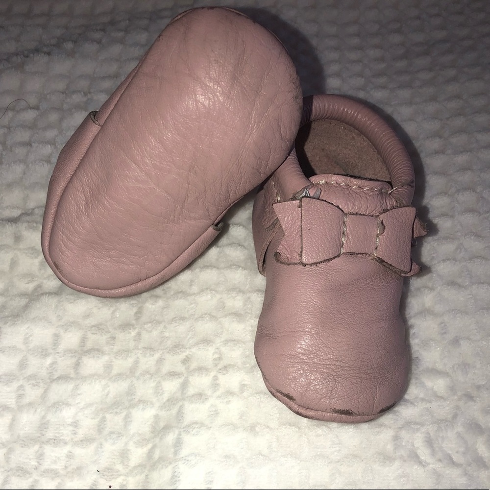 Freshly Picked Blush Bow Moccasins.